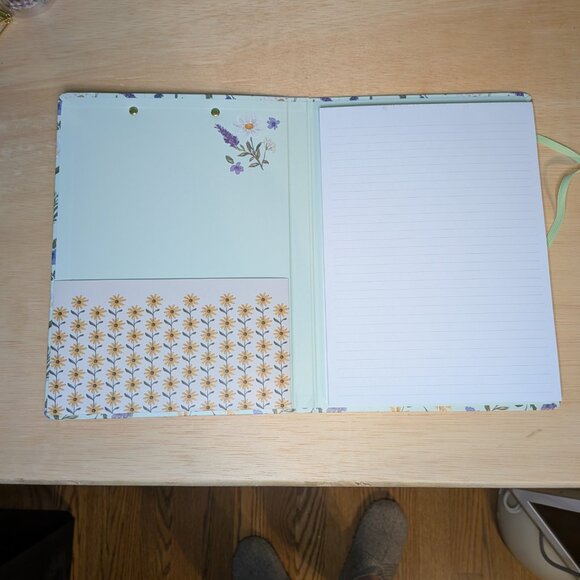 Archer & Olive Floral Clipboard Folio with Notepad - Picture 6 of 10
